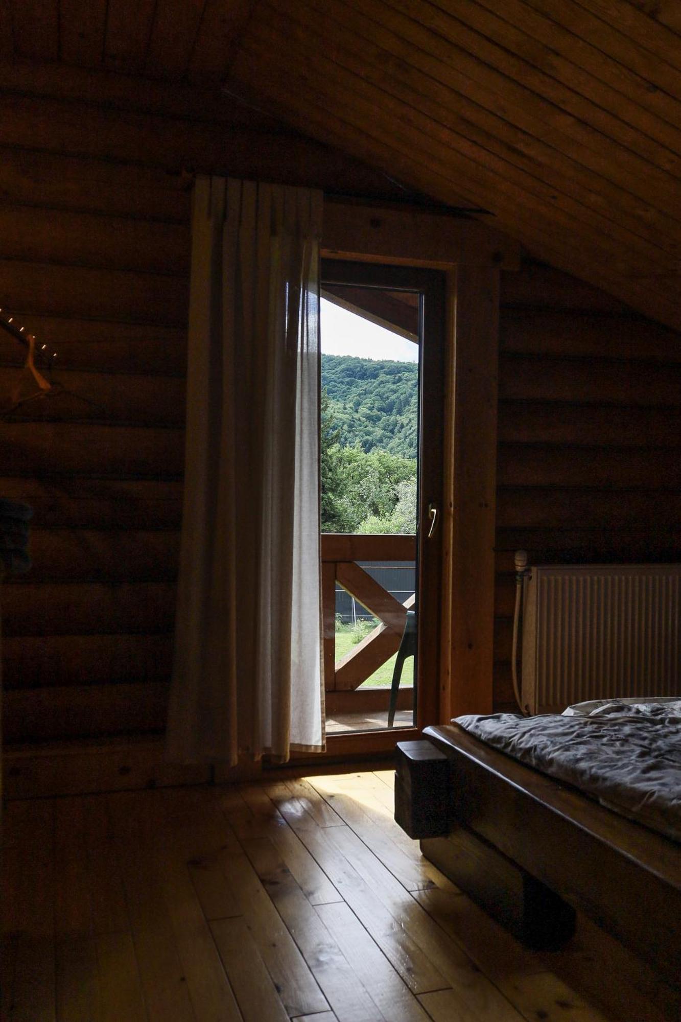 Сottage "Ksenija" Котедж "Ксенія" Skole Bagian luar foto