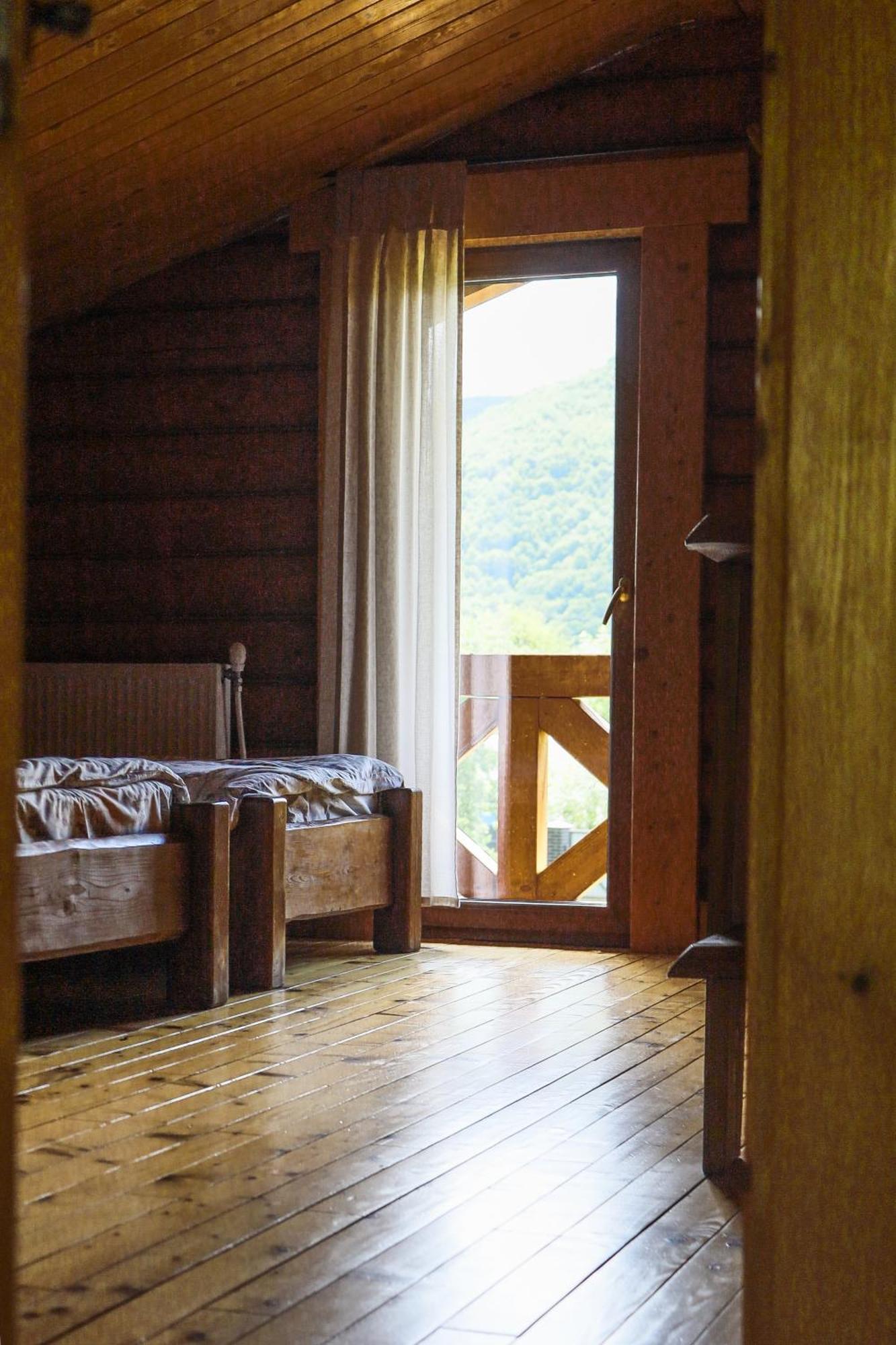 Сottage "Ksenija" Котедж "Ксенія" Skole Bagian luar foto